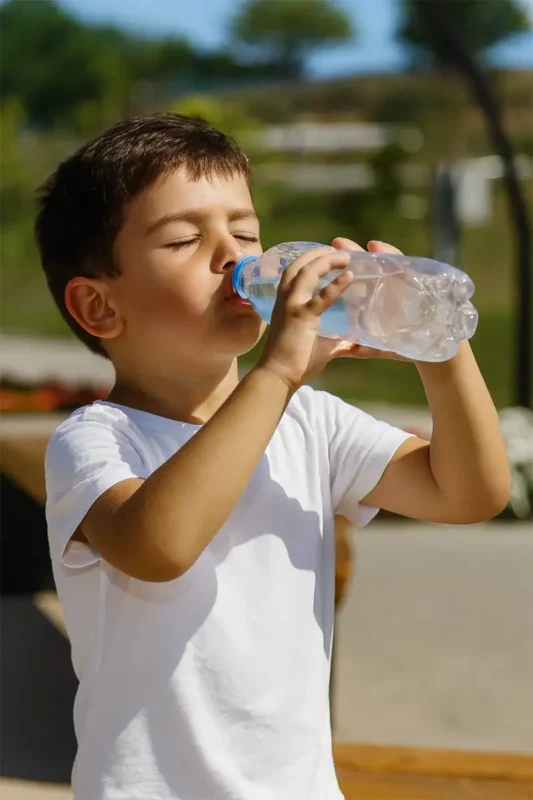 PFAS Can Cause or Worsen Obesity, Infertility, and Asthma! What Now? 1 Chemical substances in everyday plastic can contribute to obesity, infertility, and asthma beginning in childhood. Experts warn that urgent action is needed to protect future generations.